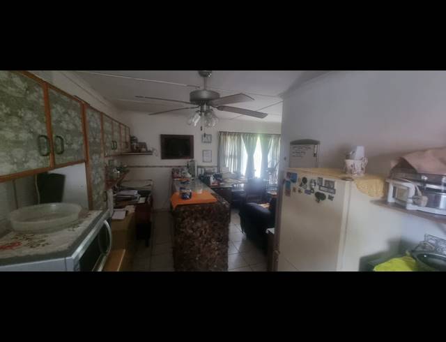 9 BEDROOM CLUSTER FOR SALE IN MEER EN SEE